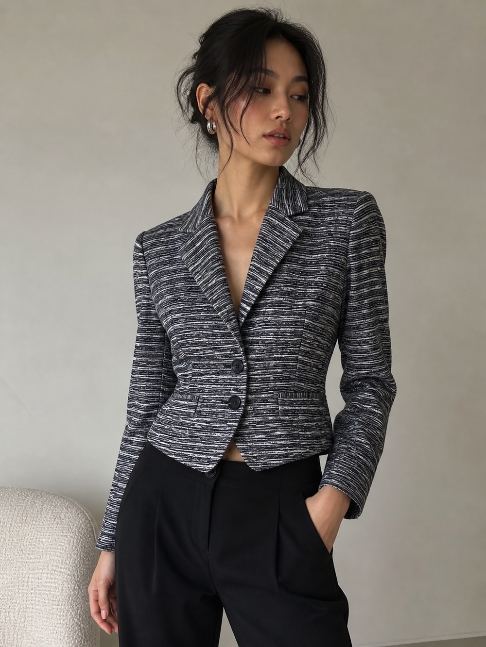LOFT Ann Taylor Women’s Blazer Size 4 Black White Textured Peplum Cropped Jacket